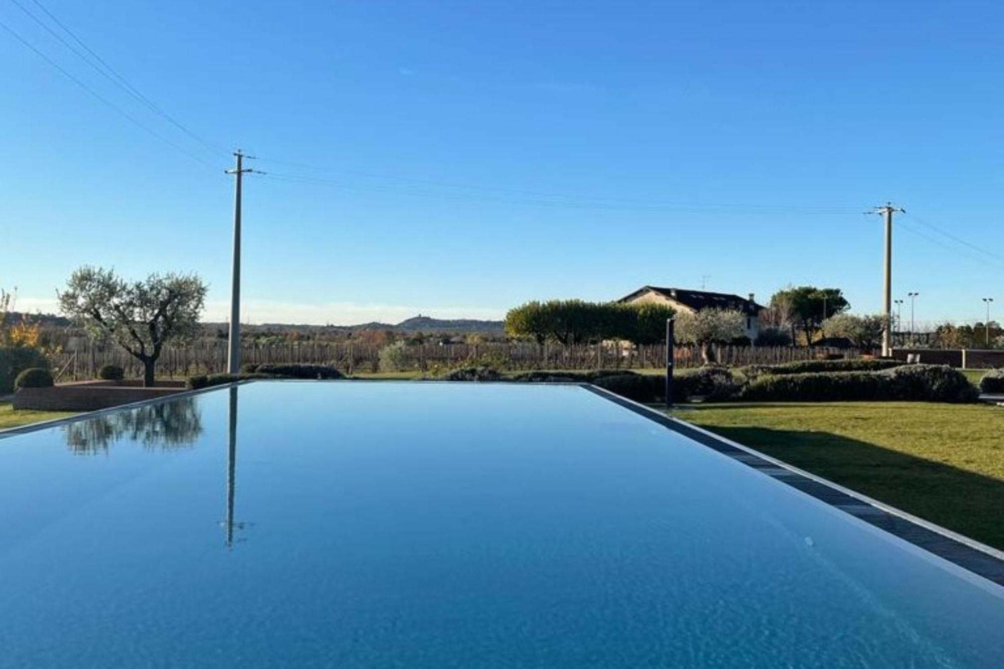 Almavite Wine With Pool - Happy Bauernhof *